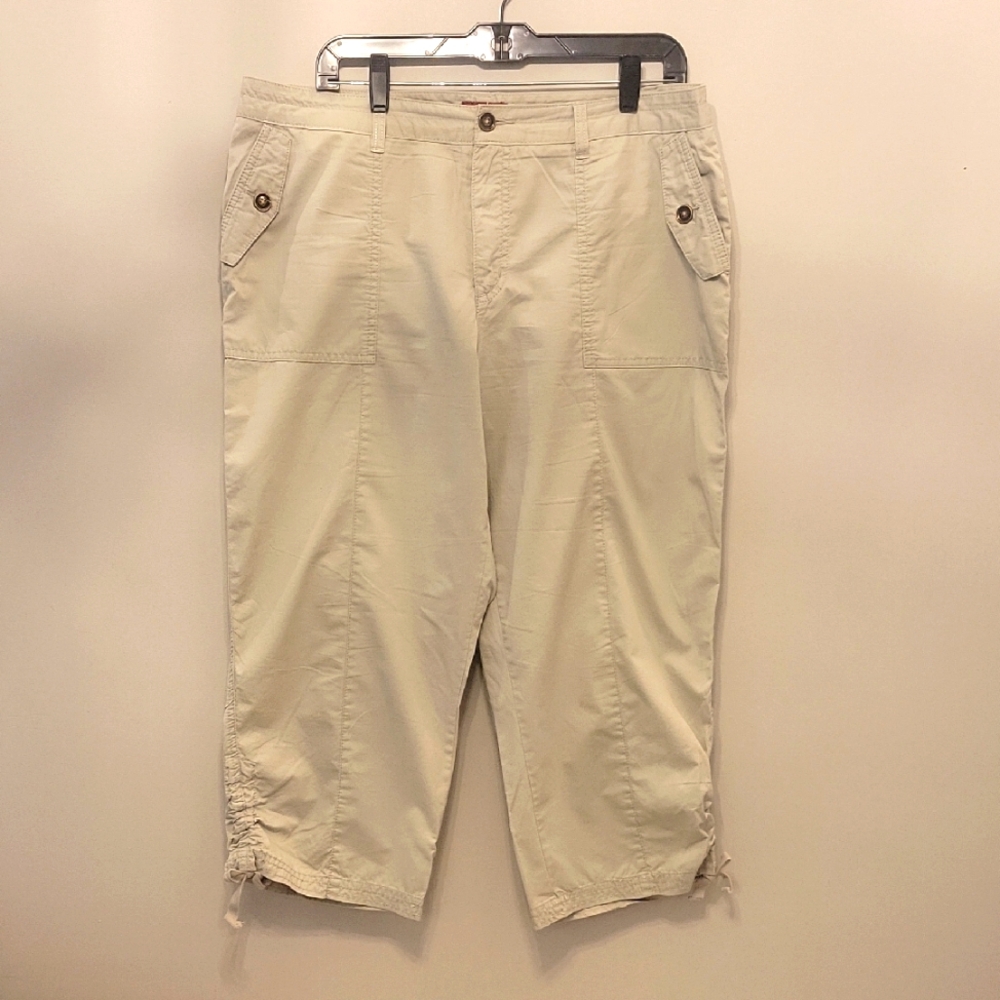 Merona Beige Cropped Pants. Womens 16